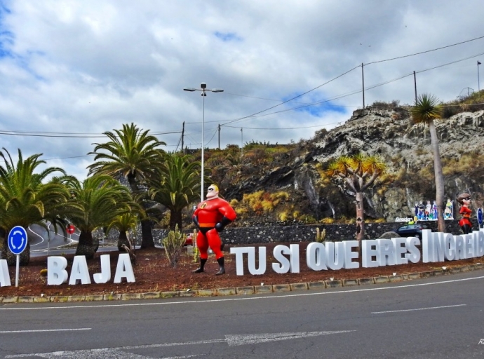 🔝 Animado homenaje público 👏👏 en Breña Baja: "Tú si que eres increíble 🦸🏻‍♀️, gracias"