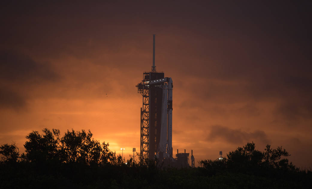 Hoy, SpaceX 🚀 hace historia como primera empresa privada en enviar tripulantes a la 🛰 Estación Espacial, con apoyo de la NASA🇺🇸