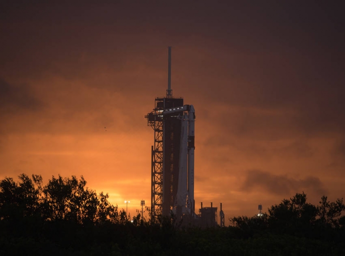 Hoy, SpaceX 🚀 hace historia como primera empresa privada en enviar tripulantes a la 🛰 Estación Espacial, con apoyo de la NASA🇺🇸