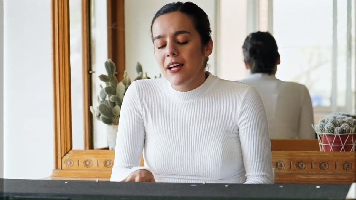 Valeria Castro, profeta en su tierra😍, agota en una hora⌚ las entradas de su primer concierto 🎤🎹