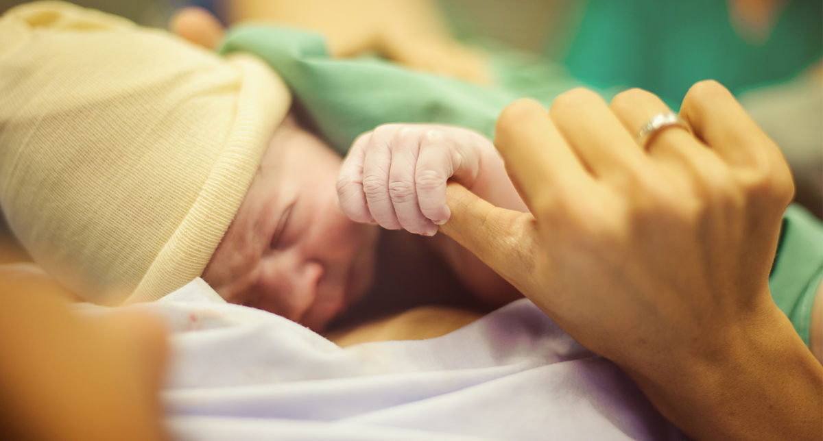 Una mujer🤰 da a luz👶 en una ambulancia🚑 durante su traslado al hospital de La Palma🏥