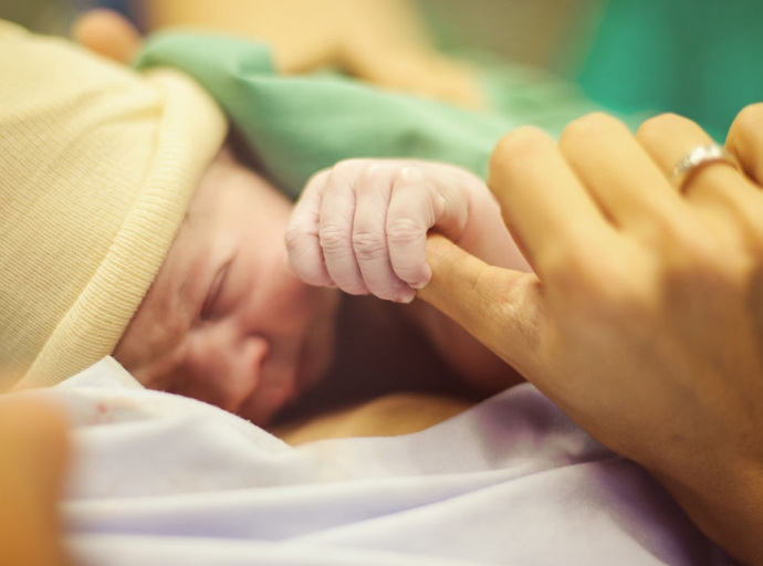 Una mujer🤰 da a luz👶 en una ambulancia🚑 durante su traslado al hospital de La Palma🏥