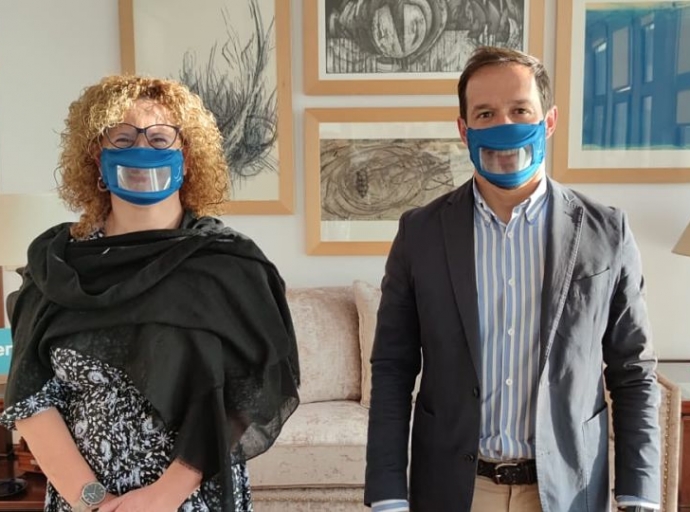 Mascarillas accesibles 😀 para facilitar la atención a las personas con discapacidad auditiva