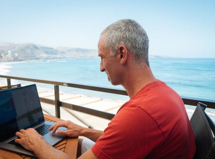 Canarias se vende como “la oficina💻 con mejor clima☀🏖” para los teletrabajadores