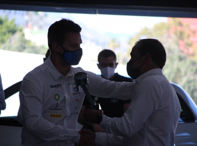 Miguel Á. Suárez🏎 recibe el reconocimiento MEJOR PILOTO DE CANARIAS🏆