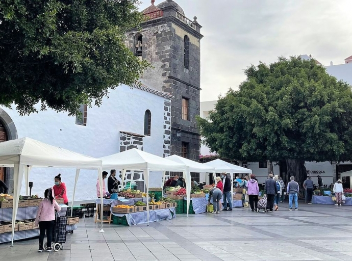 Imagen renovada 😀para el Mercadillo del Agricultor 🍅🍆🥦 de Los Llanos