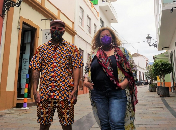 "Pop's descent", la obra de 🖌 Okuda San Miguel que ya luce en la 🏙🖼Ciudad en el Museo de Los Llanos