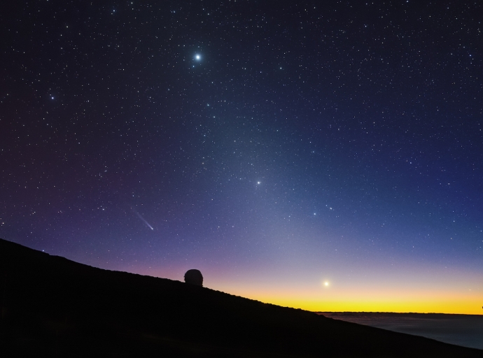 El cometa Leonard 🌠 decora el cielo de La Palma para despedir 2021, junto a Júpiter, Saturno y Venus 🪐