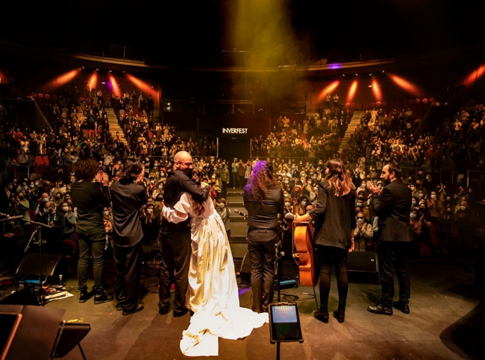 Valeria Castro🎤 ‘se apodera’ del Teatro Circo Price de Madrid😍, con un lleno absoluto👏