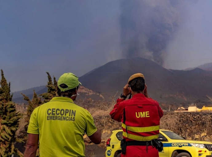 Canarias dedica el 🚨‘Día Europeo del 112’🚨 a los héroes👩‍🚒👮‍♂️ de la erupción🌋 