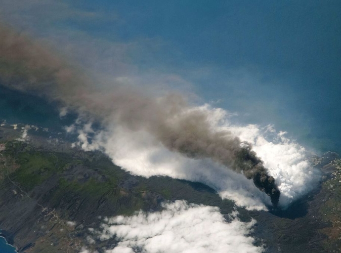 Una imagen del volcán palmero🌋, finalista en el concurso mejor foto📸 de la NASA