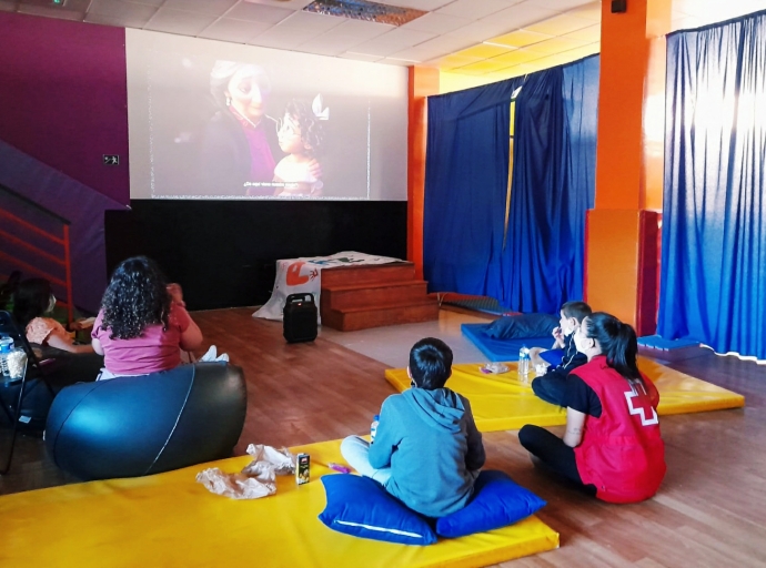 Un año de 😊'Sonrisas libres'😊 para los niños afectados por el volcán🌋