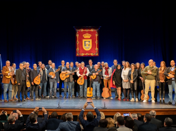 ‘Lo Divino’🎼 recibe la Medalla🏅 de la Isla por su 75 aniversario