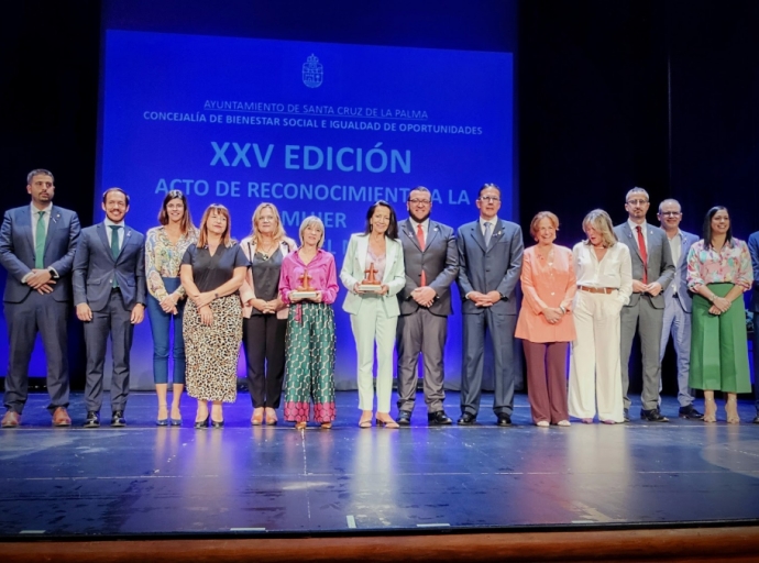 😊Carmen y Mila😊; Mujeres Destacadas de Santa Cruz de La Palma 2023👏 